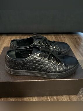 Vintage Gucci Leather Low Top Sneaker